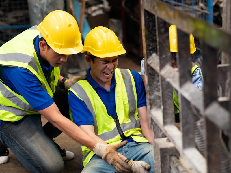 worker injured grabbing his leg